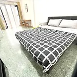 Convenient Rare House In Central City